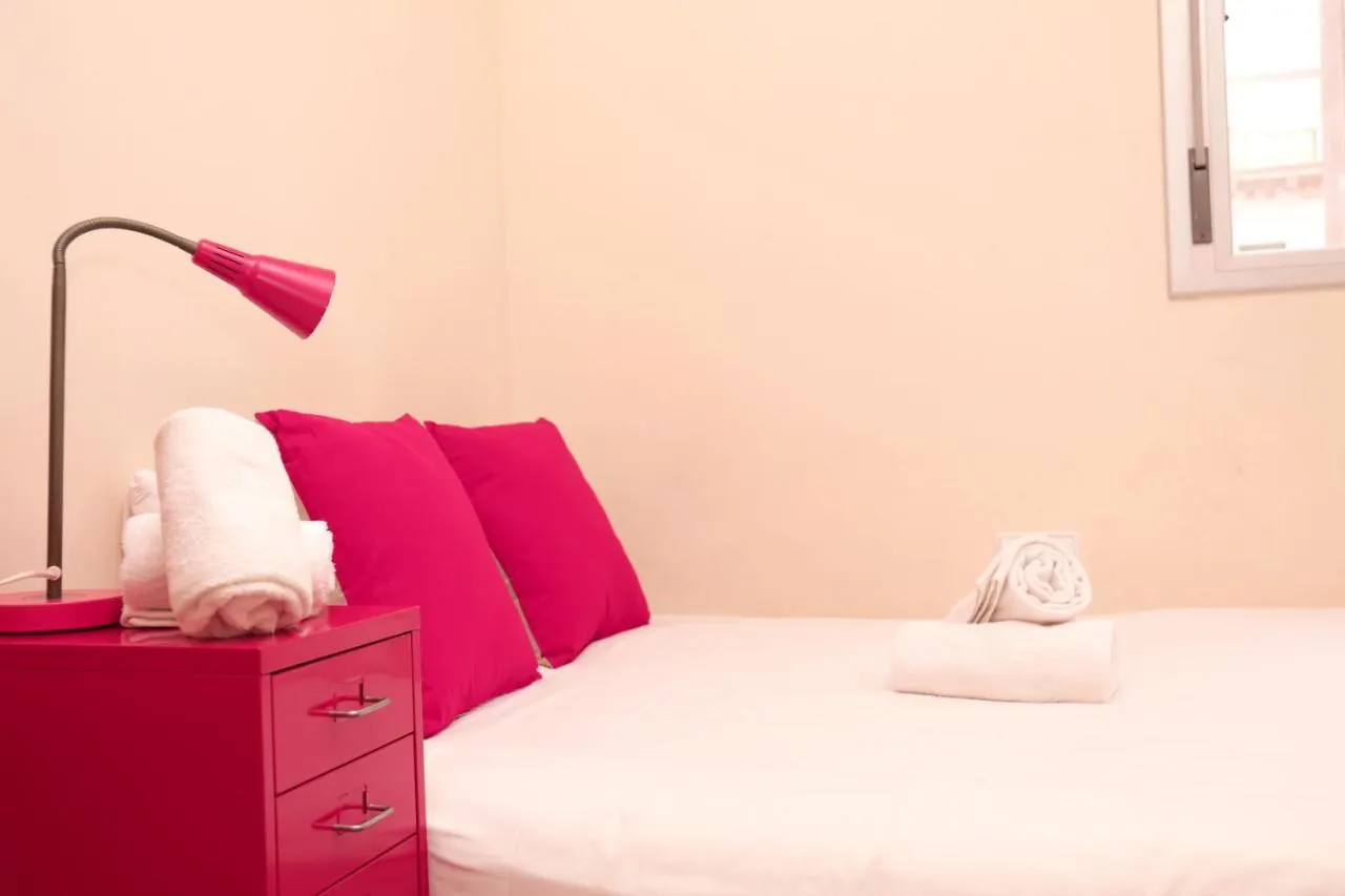 Mora Rooms Barcelona 0*,